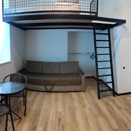 Kulisha 4 Apartments Near The Opera Lviv Bagian luar foto