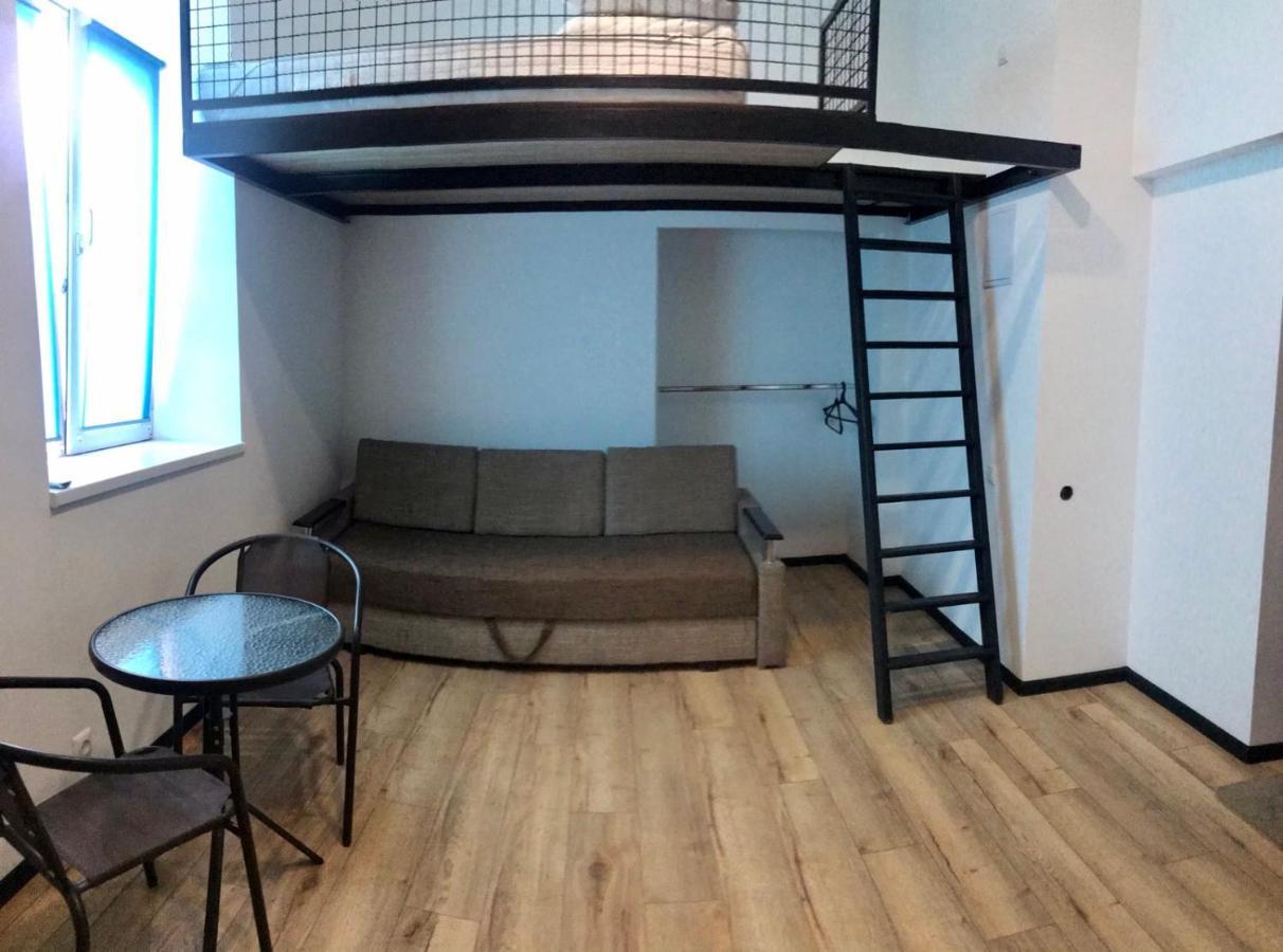 Kulisha 4 Apartments Near The Opera Lviv Bagian luar foto